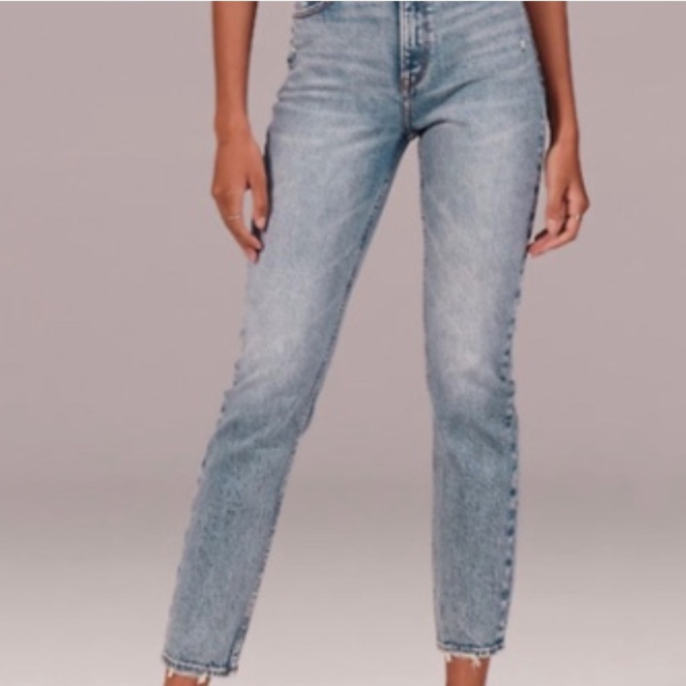 Abercrombie & Fitch Distressed Acid Wash High Rise Mom Jeans Size 24
